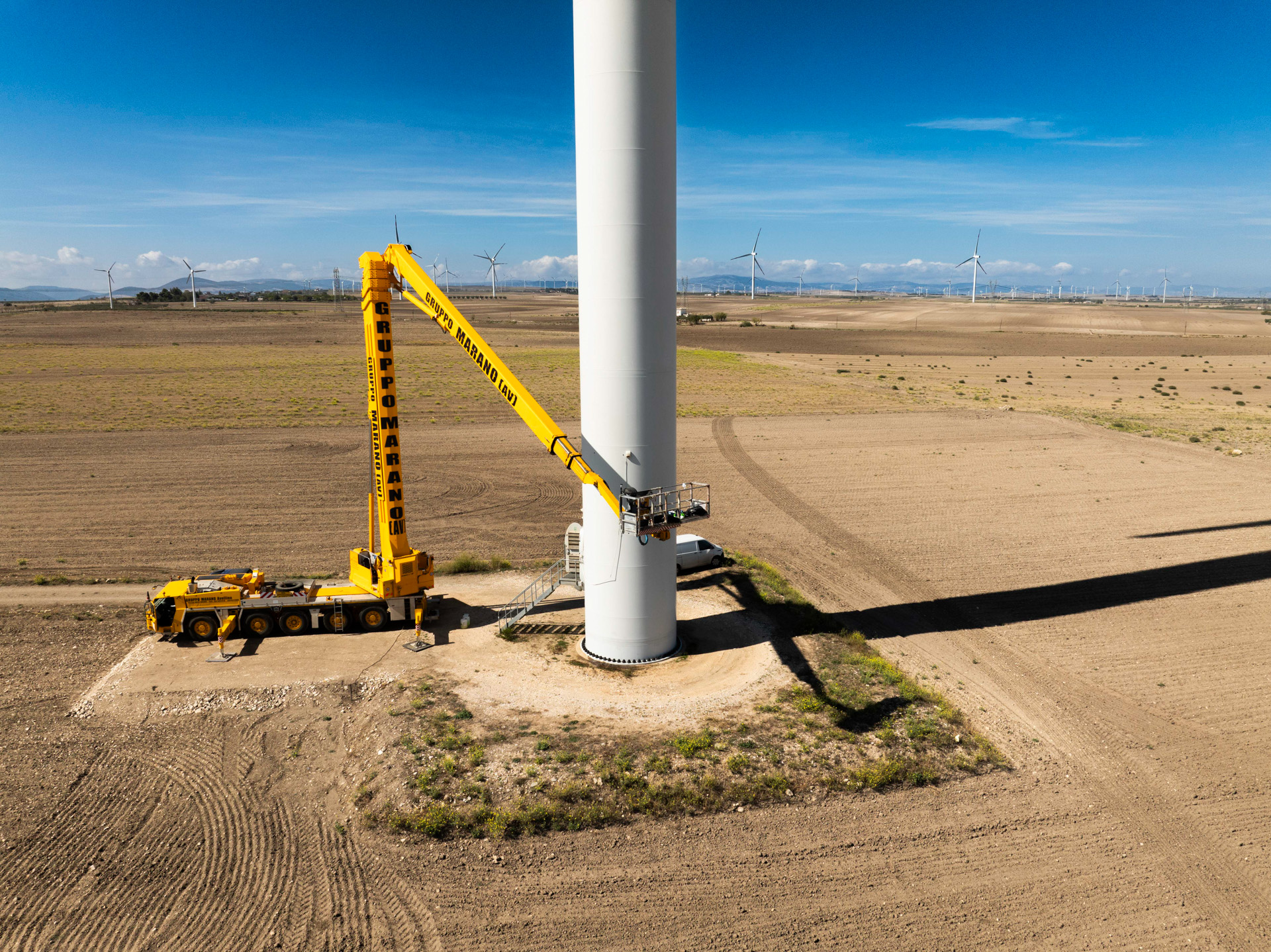 Impianto produzione energia verde eolica rinnovabile di Ponte Albanito